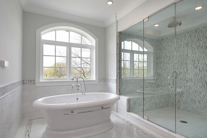Glass Enclosed Bathtub